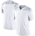 Short-sleeve white shirt with gray patterns